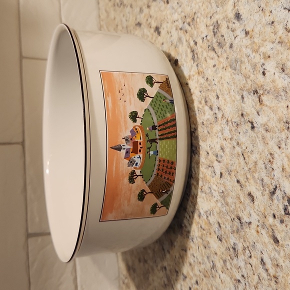 Villeroy and Boch Design Naif 9" Round Vegetable Bowl - Picture 3 of 7